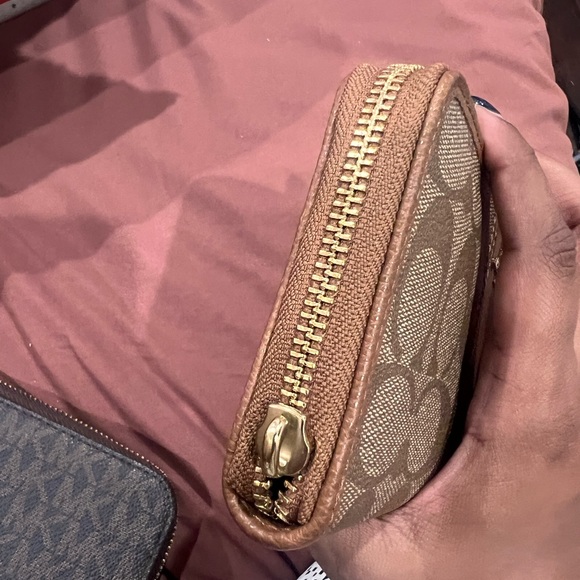 NWT Coach Brown zip wallet - Picture 5 of 5